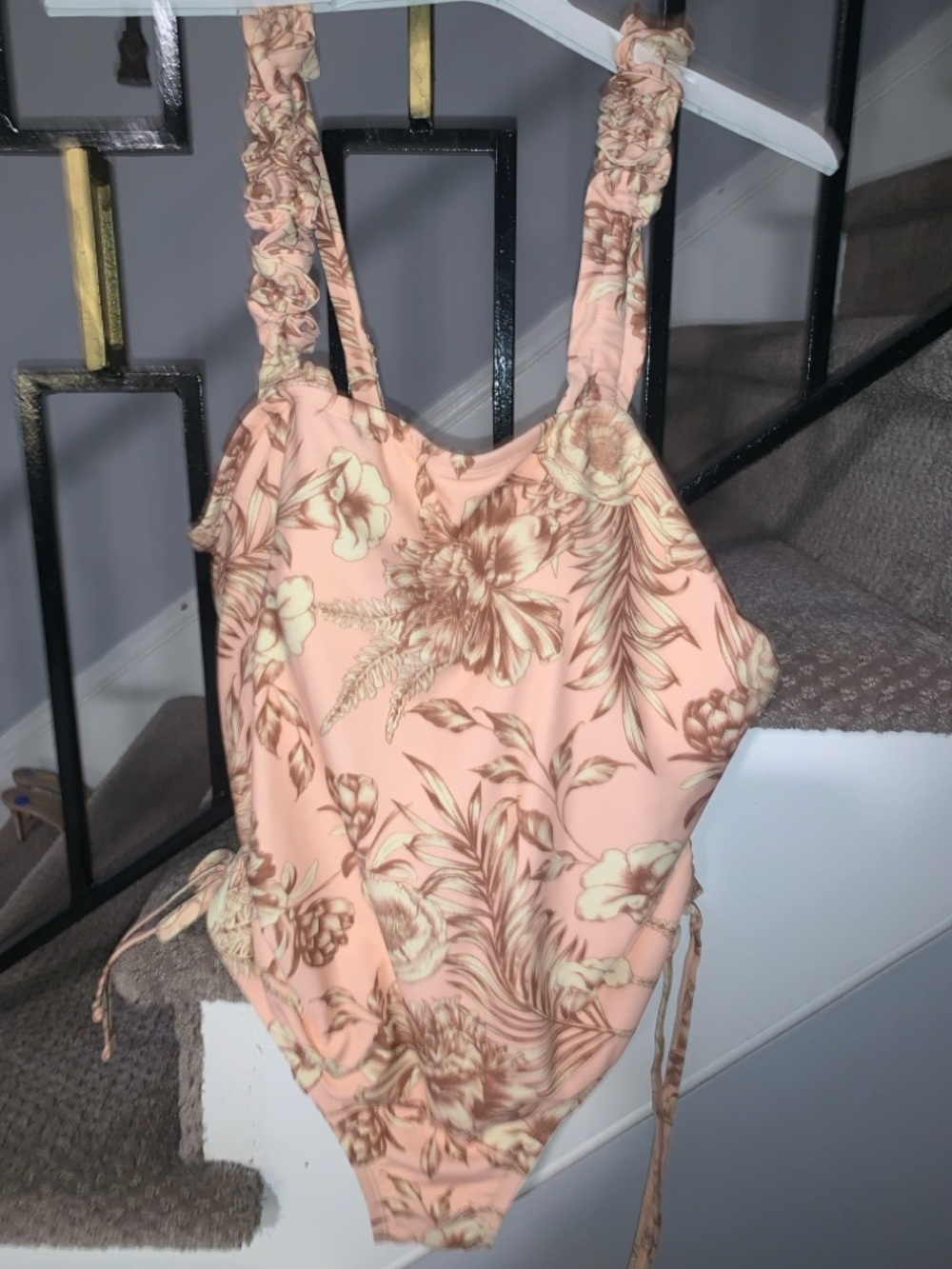 ⭐️ NEW-Floral One Piece Swimsuit - Peach and Cream
With built in bra